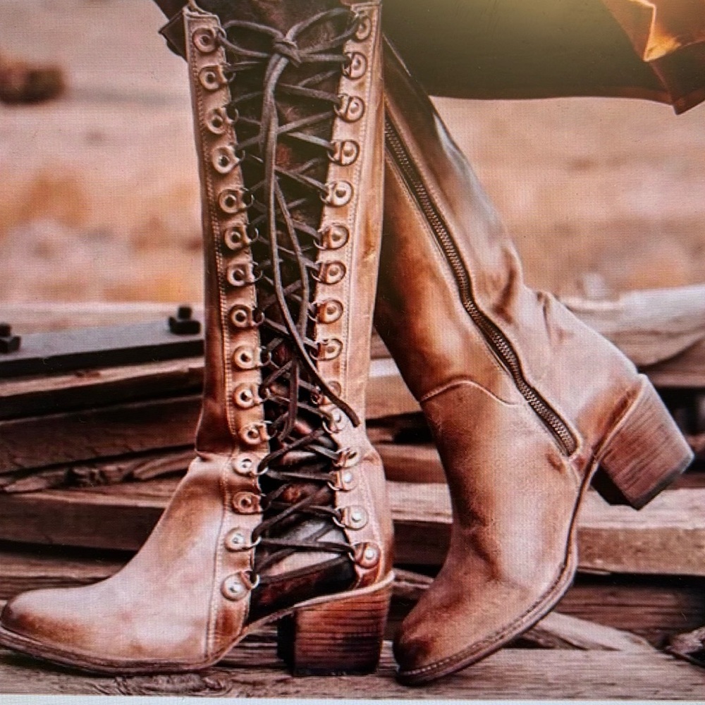 Never Been Worn Freebird Chapelle boots - Taupe Multi